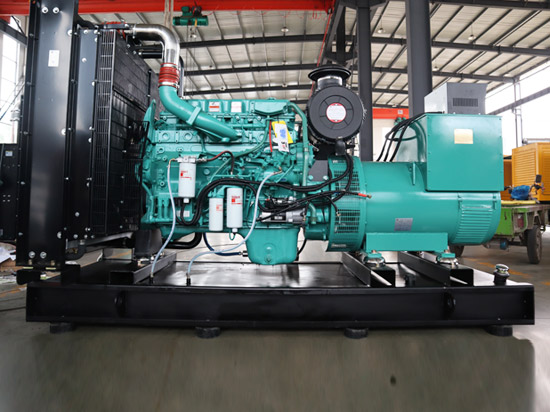220KW東風康明斯發電機組 220KW東風康明斯(sī)發電機組